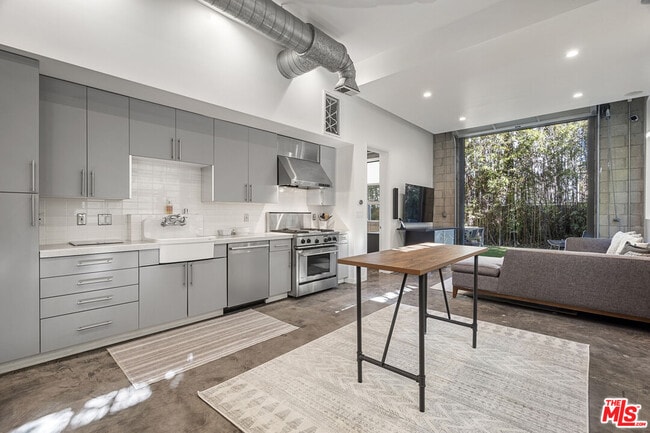 Photo - 710 Orlando Ave Unit 104