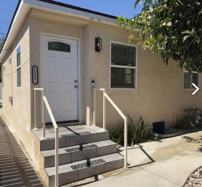 Building Photo - 1153 Alameda Ave Unit A