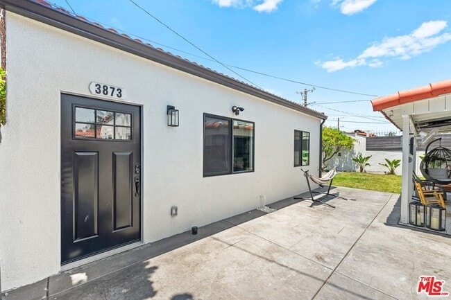 Photo - 3873 Roxton Ave