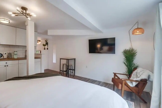 Photo - 2658 E St Unit 2658.5
