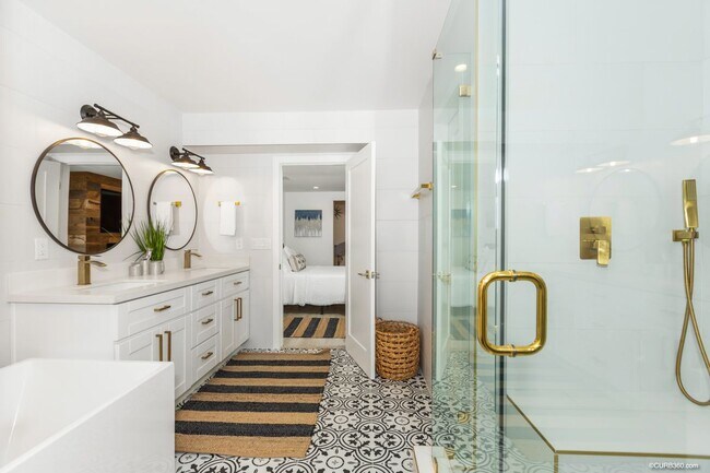 Photo - 2125 W California St