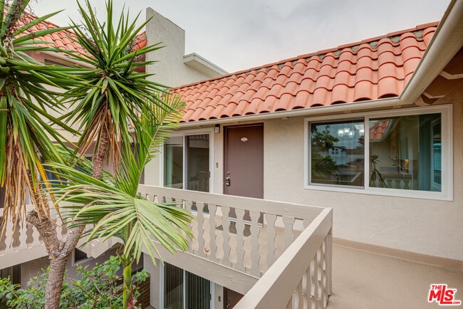 Photo - 2020 Graham Ave Unit 203