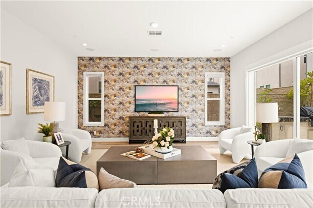 Photo - 271 Huckleberry