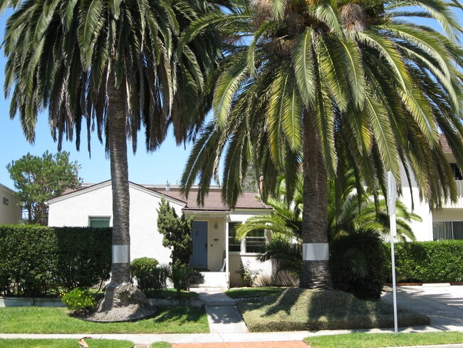 Building Photo - Cozy Cottage in Pacific Beach w/ Tandem Pa... Unit 1626 Rental