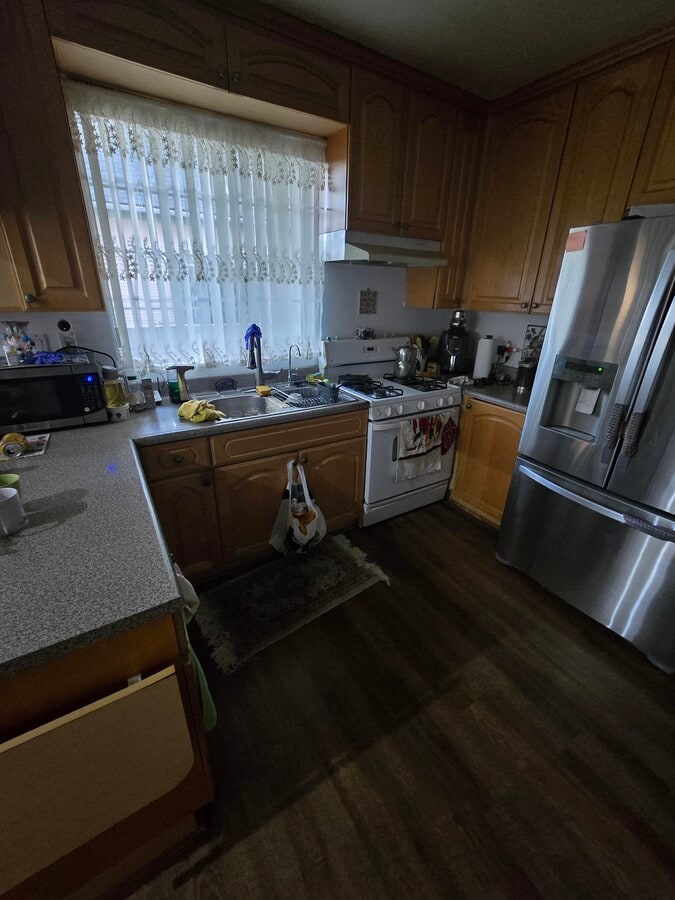 Photo - 335 E Providencia Ave Unit 101