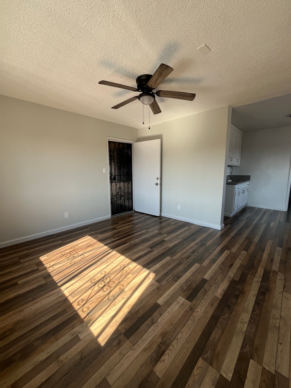 Photo - 7800 S Hoover St