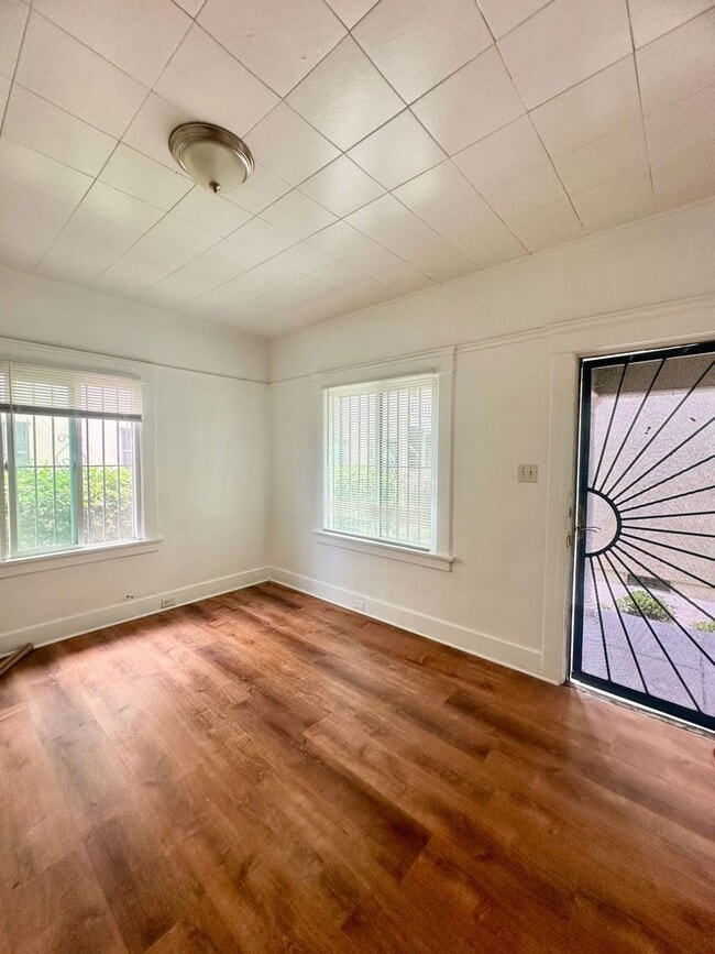 Photo - 732-738 Gaviota LB Unit 738