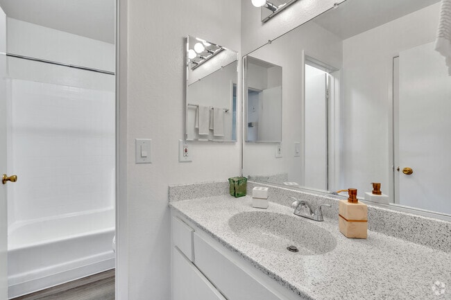 2BR, 1BA - 850SF - Bathroom - Regency Apartments