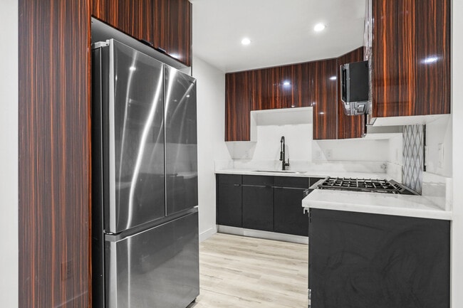 UNIT 5 is available now - 111 N Normandie Ave