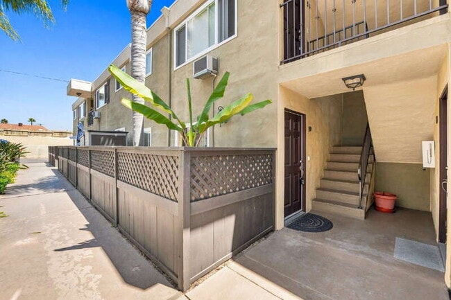 Building Photo - 6750 Beadnell Way Unit 50