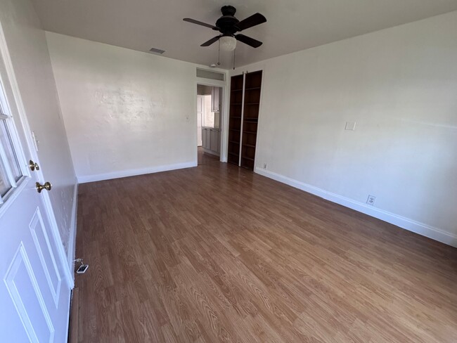 Photo - 16732 E Main St