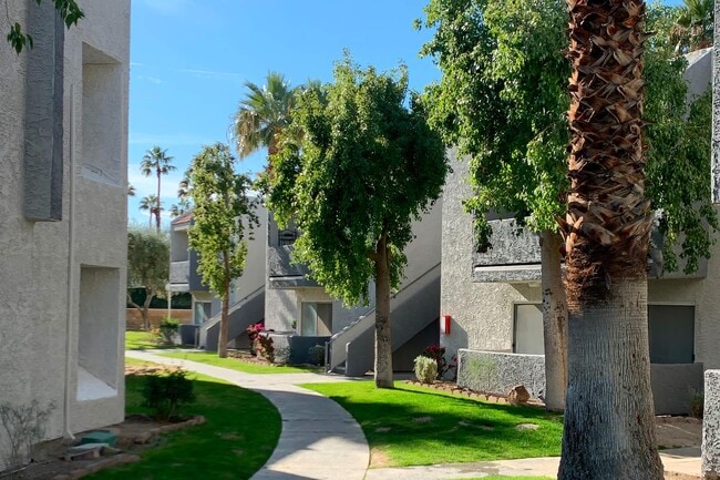 Photo - Palm Springs View Apartments