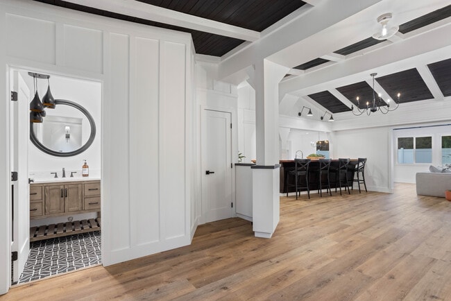 Photo - 19119 Ingomar St