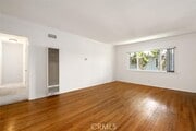 Photo - 5851 Woodman Ave