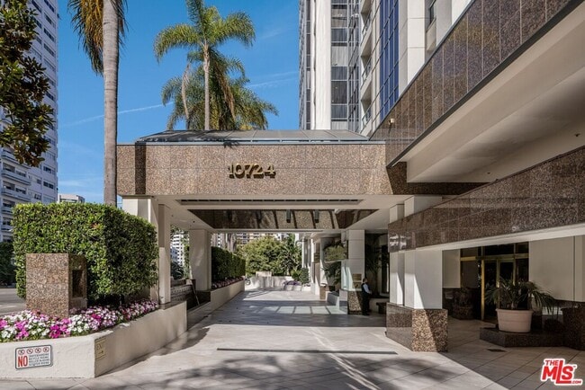 Photo - 10724 Wilshire Blvd Unit 712