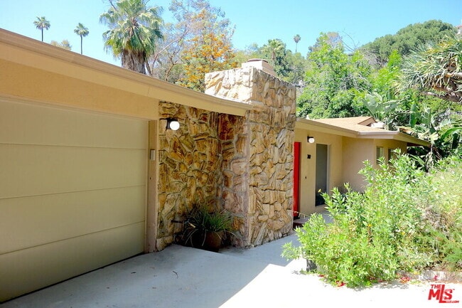 Building Photo - 702 Cavanagh Rd Rental