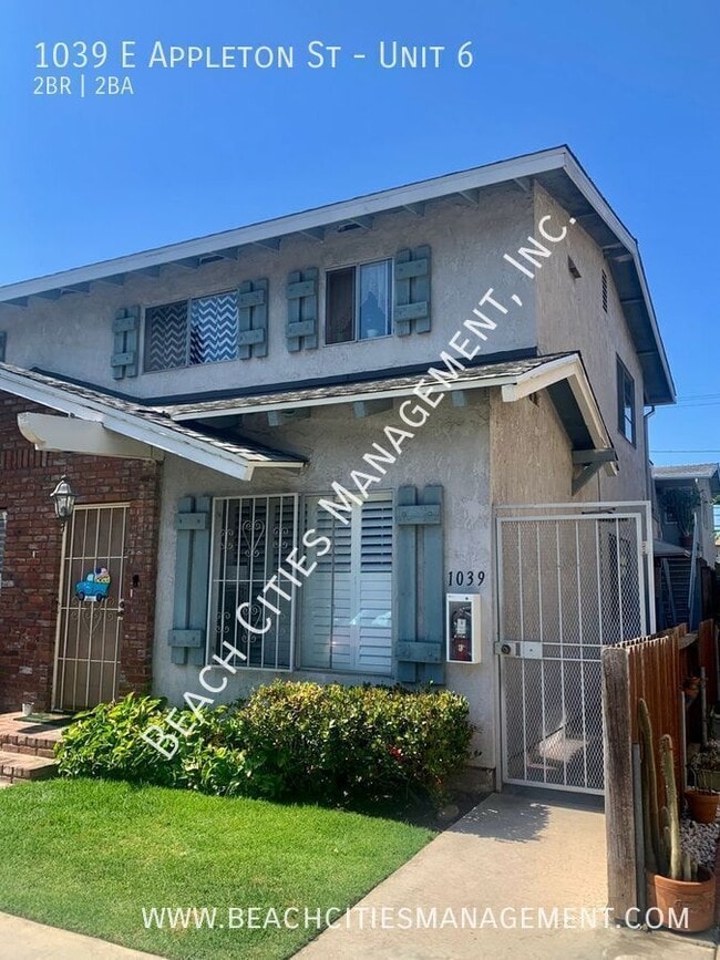 Building Photo - 1039 E Appleton St Unit 6