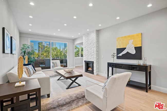 Building Photo - 1557 S Beverly Glen Blvd Unit 203