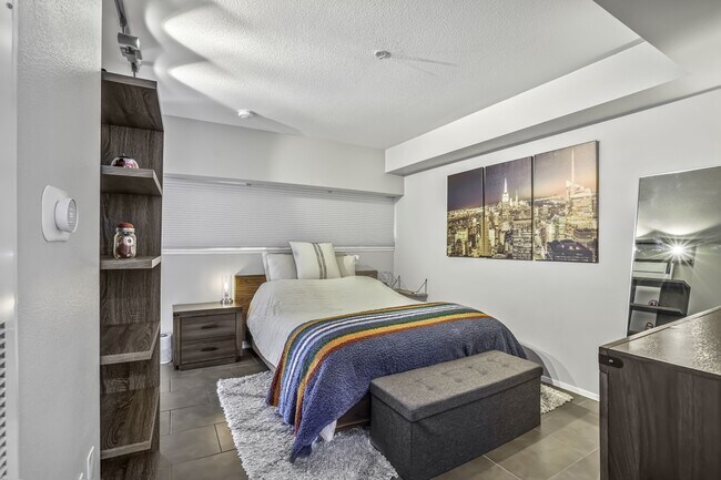 Photo - 7320 Hawthorn Ave