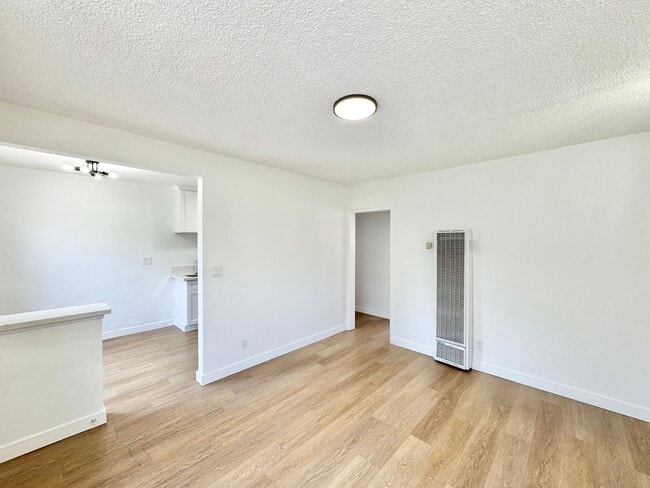 Building Photo - 6021 11th Ave Unit 6021 Rental