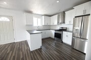 Photo - 1416 Helen Dr House