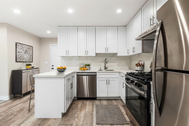 Photo - 2061 N Vermont Ave Unit 2057 half