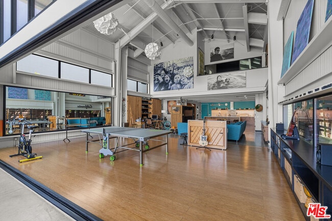 Photo - 548 Rose Ave