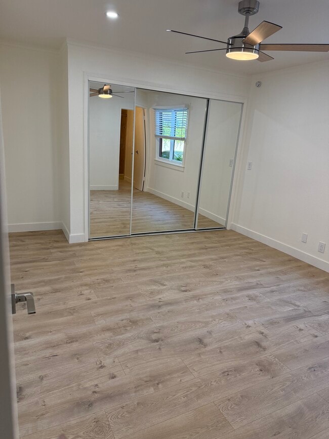 private room with closet - 521 W Montecito St Unit 1