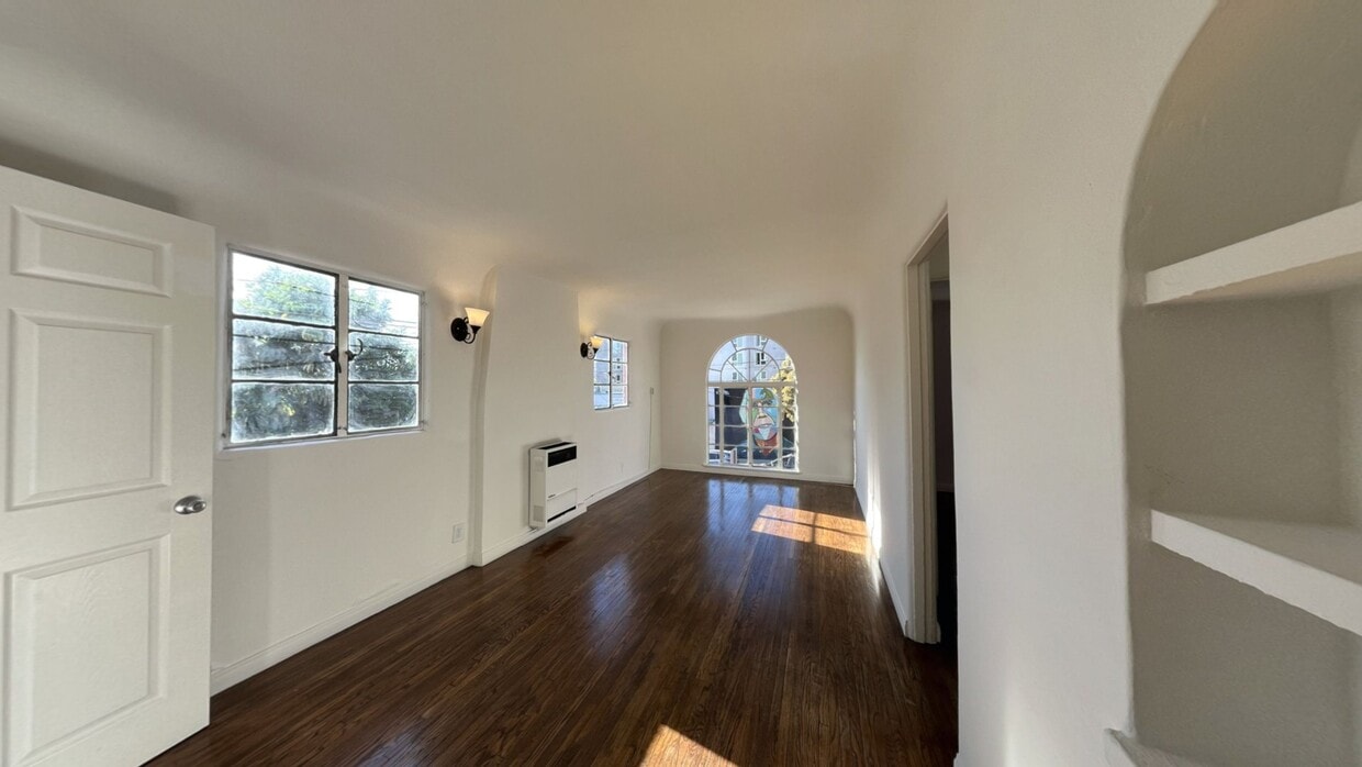 3D Tour - Big Momma Court Apts...Magical Renovated B...