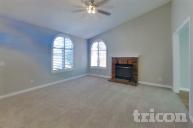 Photo - 43257 Echard Ave