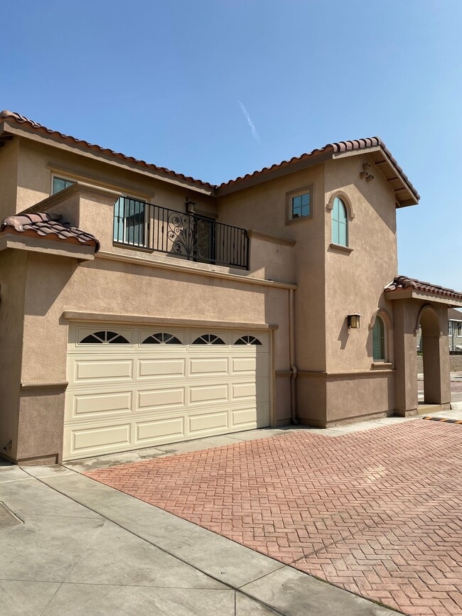 Building Photo - 9457 Cedar St
