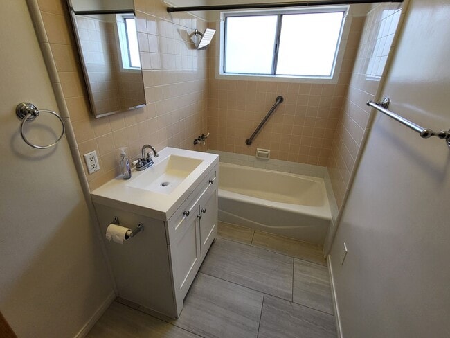 Photo - Beautiful Remodeled 3bd 2ba House in Wiseburn district