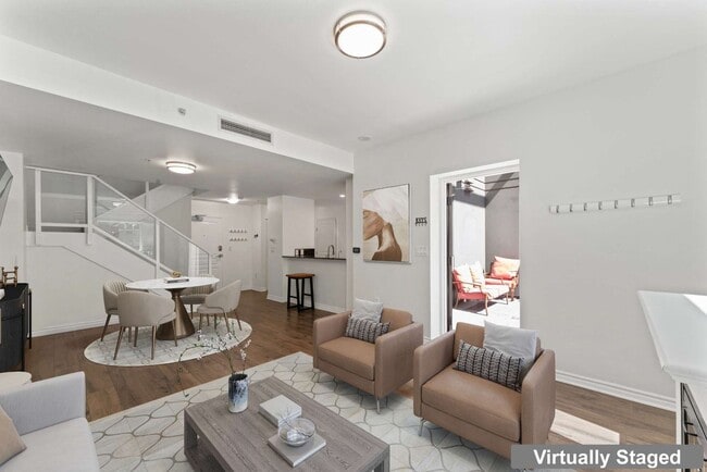 Building Photo - San Diego- Downtown- La Vita – Little Italy Condo- Split Level Style New Year Move In Special Unit #2