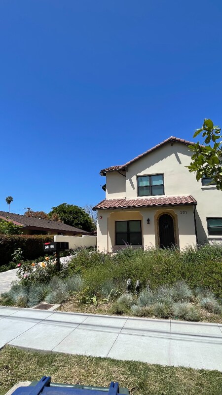 Photo - 203 S Meridith Ave