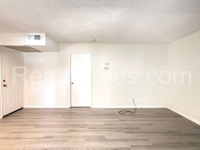 Photo - 8521-247 Summerdale Road