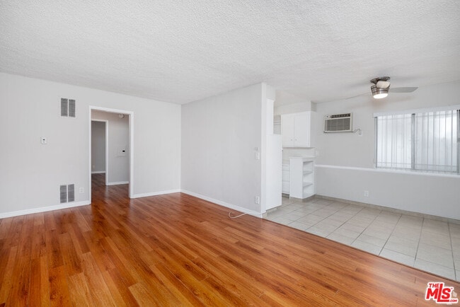 Photo - 1023 Laurel Ave Unit 2