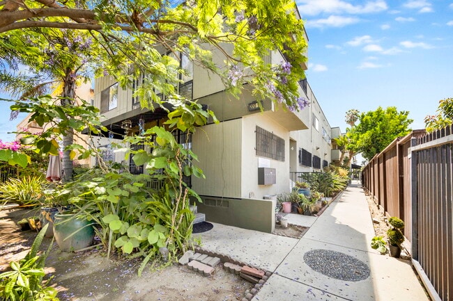 Walkway - 2013-2015 S Corning St Rental