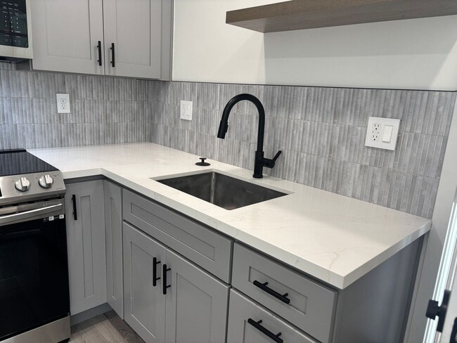 Photo - 1219-1223 S Lake St Unit 1223