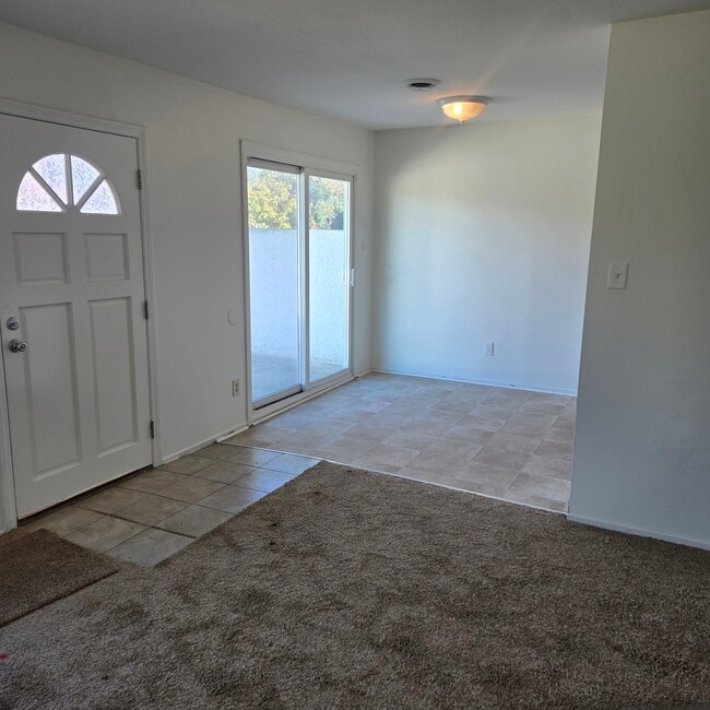 Entry and eating area - 2613 Andover Ave Unit Andover #4