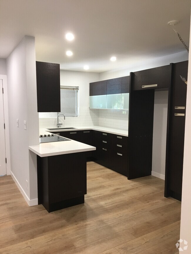 Building Photo - 5300 Fairview Blvd Unit 6 Rental
