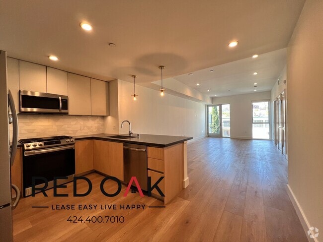 Building Photo - 1001 N Fairfax Ave Rental