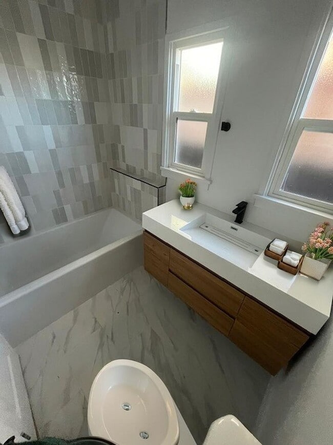 Photo - Magnolia at Long Beach Unit 1936 Magnolia Ave