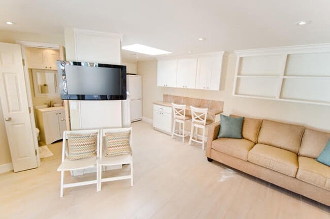 Photo - Steps to the Beach in La Jolla!