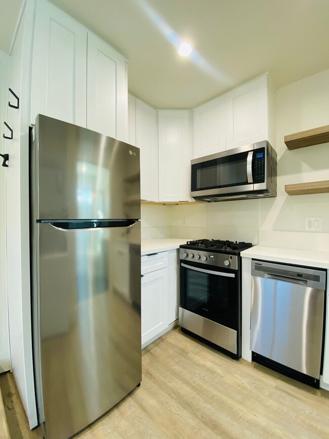 Photo - 2224 Oak St