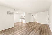 Photo - 714 W Knoll Dr Unit 04