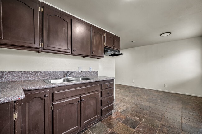 Photo - 5243 Huntington Dr N