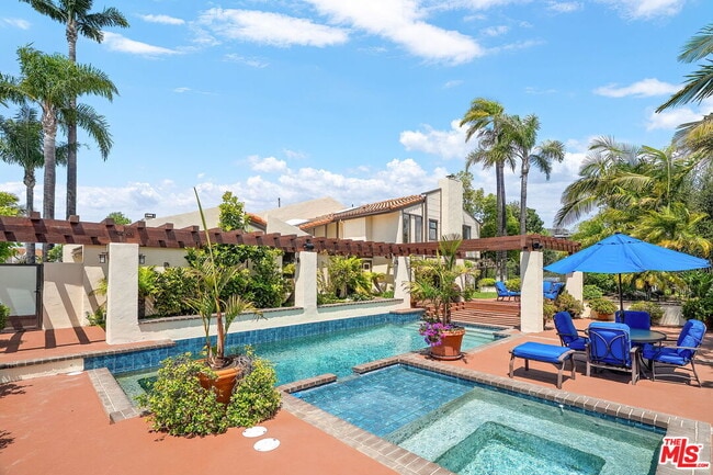 Photo - 2528 Angelo Dr