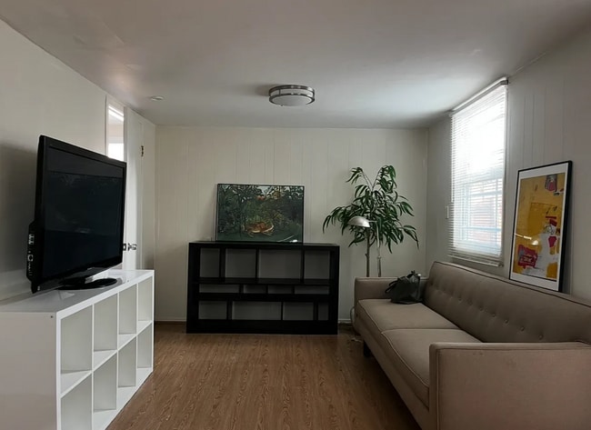 Building Photo - 115 N Parkwood Ave