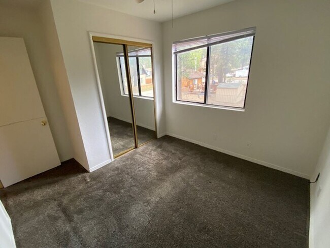 Photo - 982 Woodland Dr Unit 1