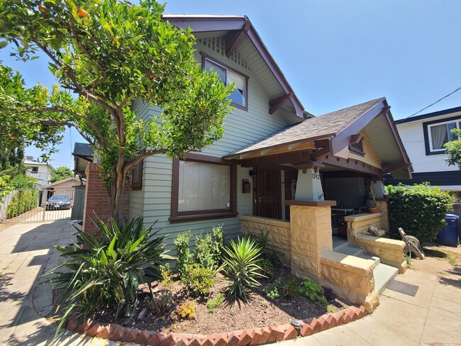 Building Photo - 1742 N Normandie Ave Unit 1742 1/2